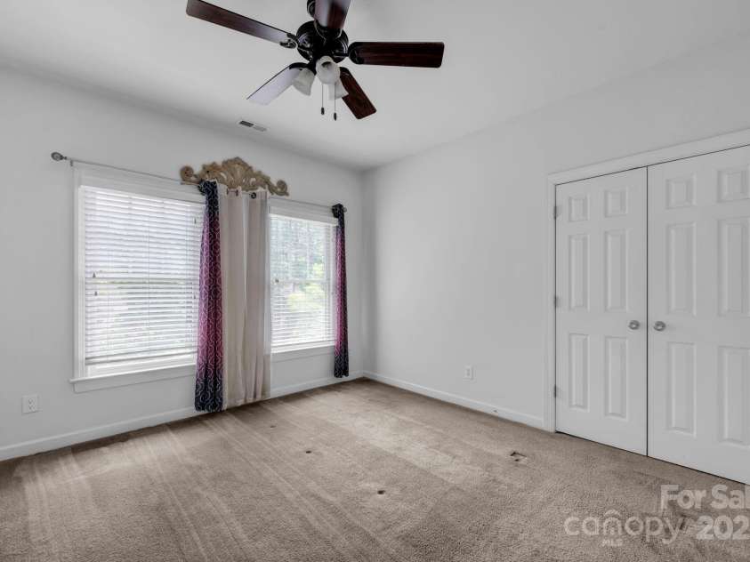 5138 Foxbriar Trail, Charlotte, NC 28269.  MLS# CAR4277811, YatesRealty ID 28778. 
