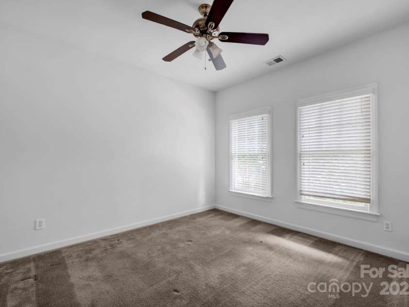 5138 Foxbriar Trail, Charlotte, NC 28269.  MLS# CAR4277811, YatesRealty ID 28778. 