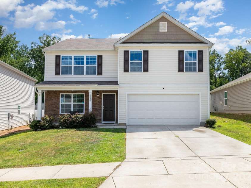 1537 Lilly Springs Place, Dallas, NC 28034.  MLS# CAR4281271, YatesRealty ID 28779. 