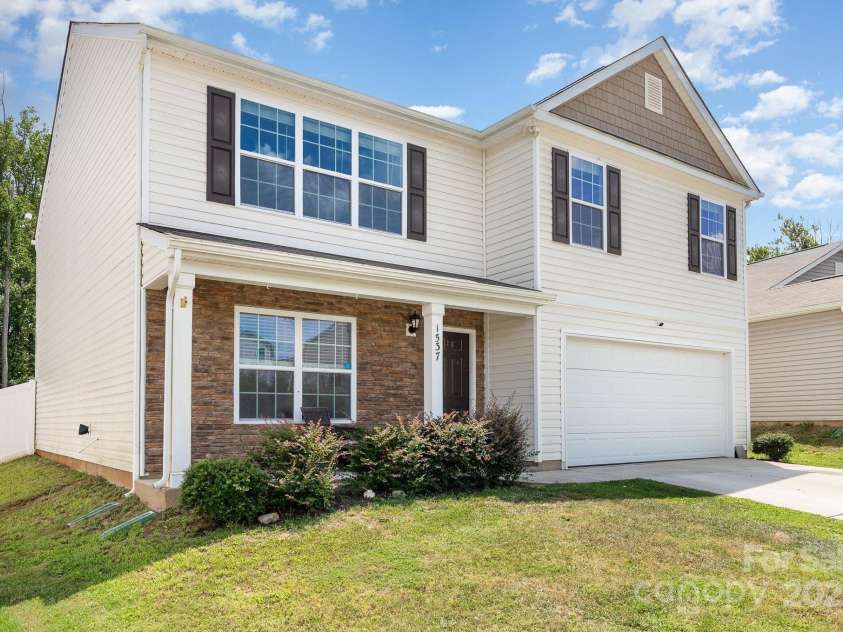 1537 Lilly Springs Place, Dallas, NC 28034.  MLS# CAR4281271, YatesRealty ID 28779. 