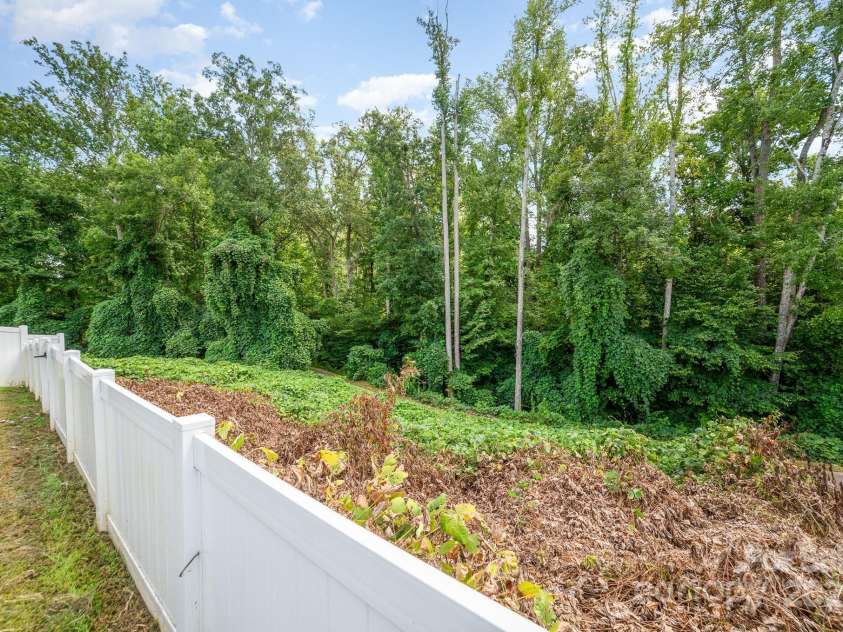 1537 Lilly Springs Place, Dallas, NC 28034.  MLS# CAR4281271, YatesRealty ID 28779. 