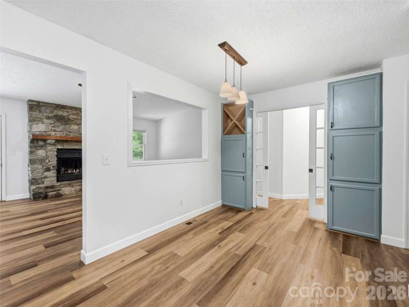 39 Rocking Porch Lane, Asheville, NC 28805.  MLS# CAR4389703, YatesRealty ID 28779. 