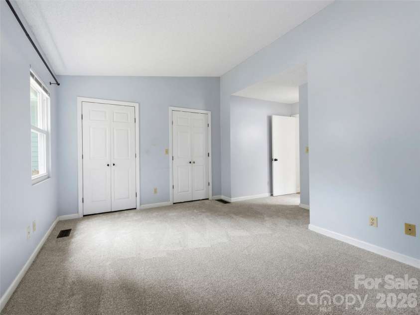 39 Rocking Porch Lane, Asheville, NC 28805.  MLS# CAR4389703, YatesRealty ID 28779. 