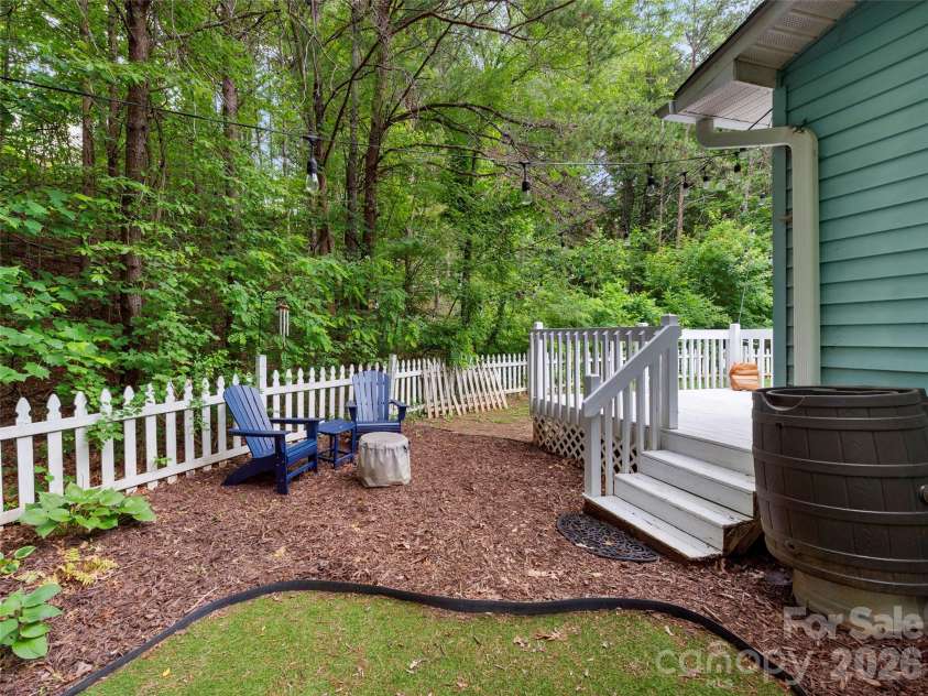 39 Rocking Porch Lane, Asheville, NC 28805.  MLS# CAR4389703, YatesRealty ID 28779. Fenced yard