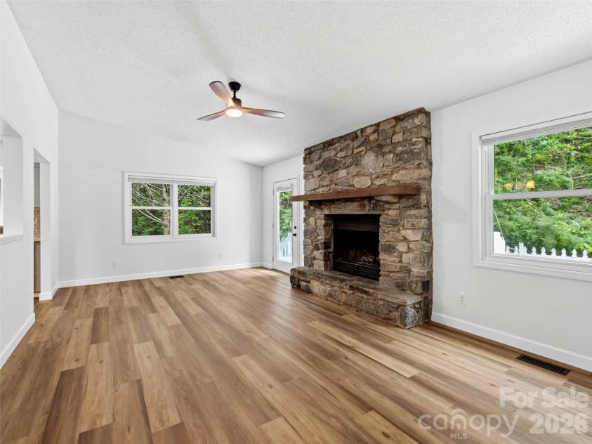 39 Rocking Porch Lane, Asheville, NC 28805.  MLS# CAR4389703, YatesRealty ID 28779. New flooring throughout