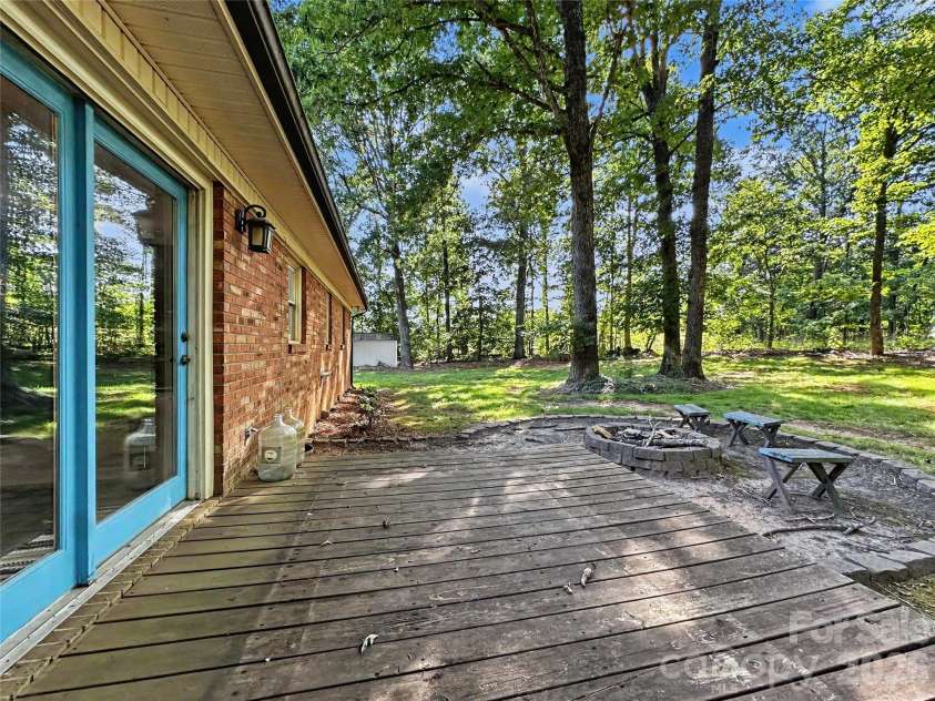 213 Bostian Lake Road, Statesville, NC 28677.  MLS# CAR4390171, YatesRealty ID 28780. 