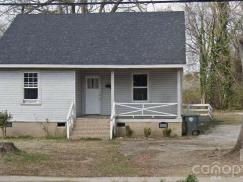 922 Main Street, Salisbury, NC 28144.  MLS# CAR4388019, YatesRealty ID 28781. 
