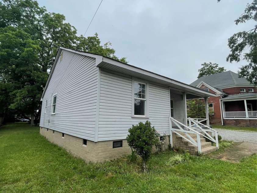 922 Main Street, Salisbury, NC 28144.  MLS# CAR4388019, YatesRealty ID 28781. 