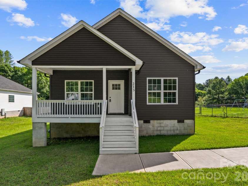 213 Sheffield Drive, York, SC 29745.  MLS# CAR4388327, YatesRealty ID 28782. 