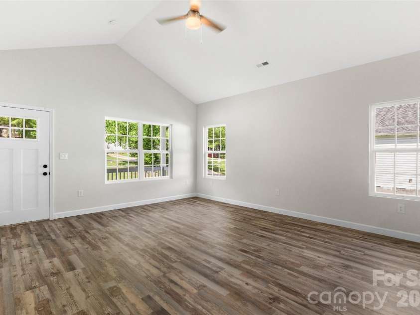213 Sheffield Drive, York, SC 29745.  MLS# CAR4388327, YatesRealty ID 28782. 