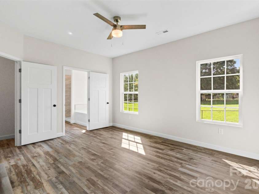213 Sheffield Drive, York, SC 29745.  MLS# CAR4388327, YatesRealty ID 28782. 