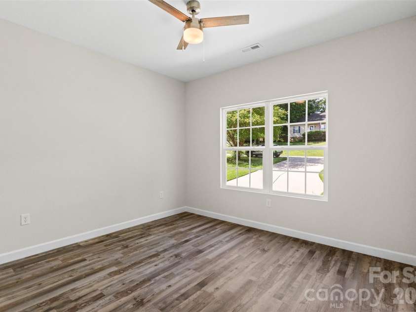 213 Sheffield Drive, York, SC 29745.  MLS# CAR4388327, YatesRealty ID 28782. 