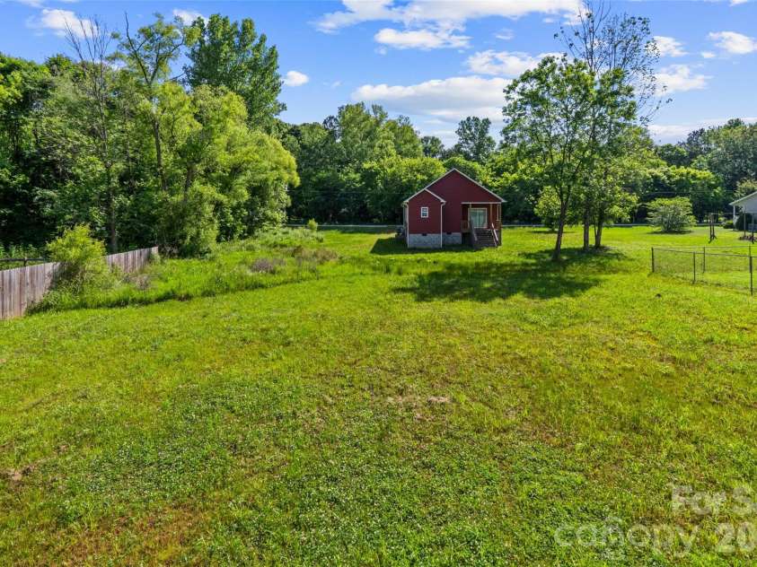 213 Sheffield Drive, York, SC 29745.  MLS# CAR4388327, YatesRealty ID 28782. 