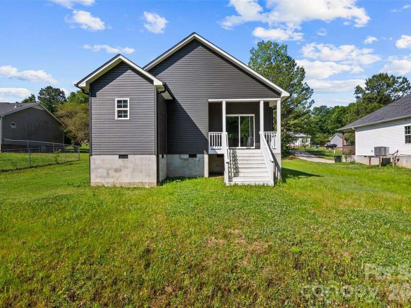 213 Sheffield Drive, York, SC 29745.  MLS# CAR4388327, YatesRealty ID 28782. 