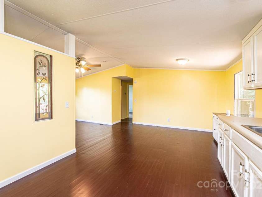 6400 Raven Hill Drive, Hickory, NC 28602.  MLS# CAR4283472, YatesRealty ID 28782. 