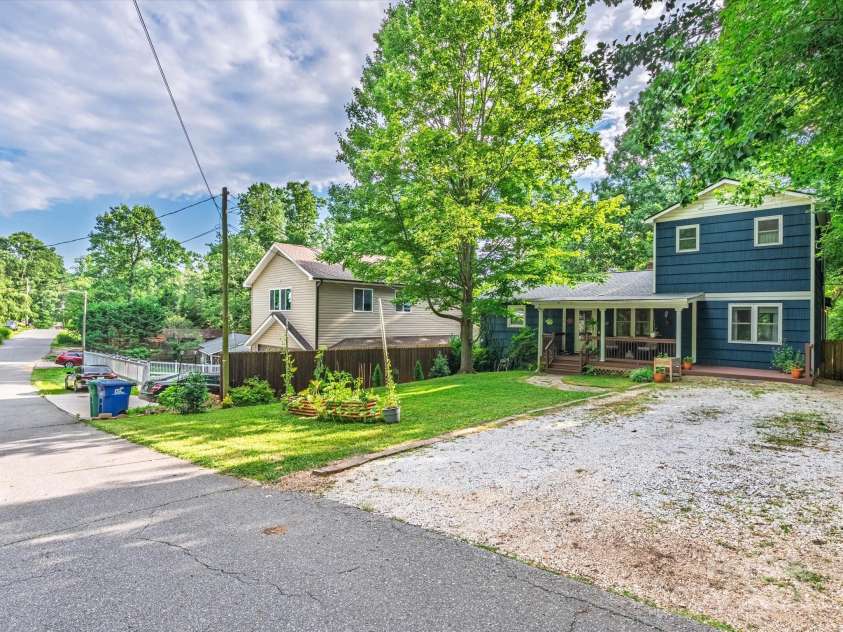 126 Locust Court, Arden, NC 28704.  MLS# CAR4298317, YatesRealty ID 28784. 