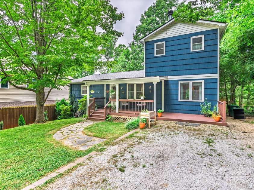 126 Locust Court, Arden, NC 28704.  MLS# CAR4298317, YatesRealty ID 28784. 