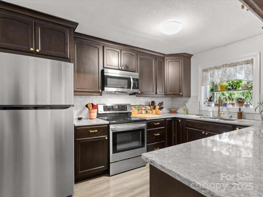 126 Locust Court, Arden, NC 28704.  MLS# CAR4298317, YatesRealty ID 28784. 