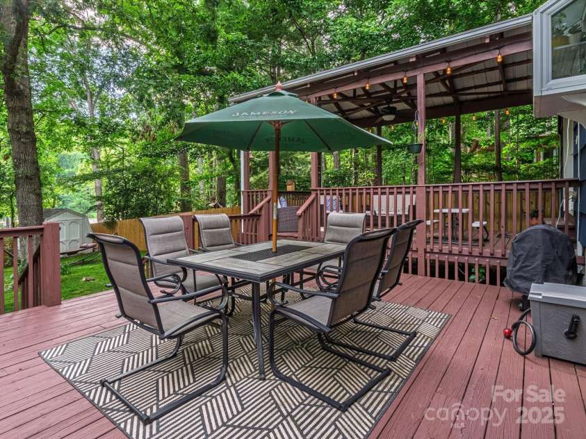 126 Locust Court, Arden, NC 28704.  MLS# CAR4298317, YatesRealty ID 28784. 