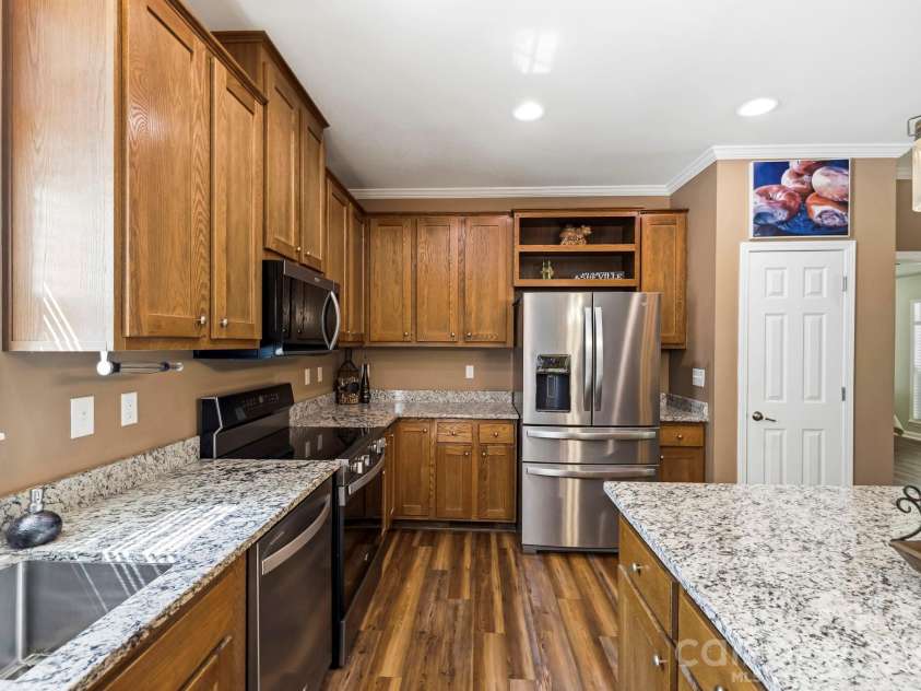 31 Enochs Way, Fletcher, NC 28732.  MLS# CAR4385930, YatesRealty ID 28784. 