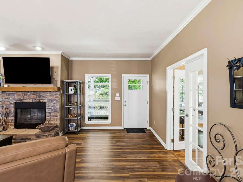 31 Enochs Way, Fletcher, NC 28732.  MLS# CAR4385930, YatesRealty ID 28784. 
