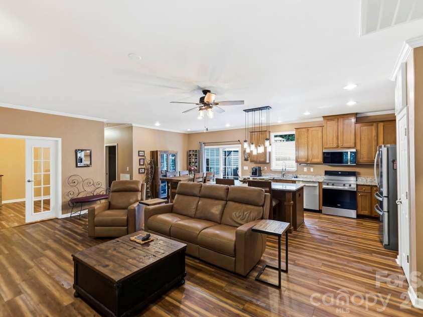31 Enochs Way, Fletcher, NC 28732.  MLS# CAR4385930, YatesRealty ID 28784. 