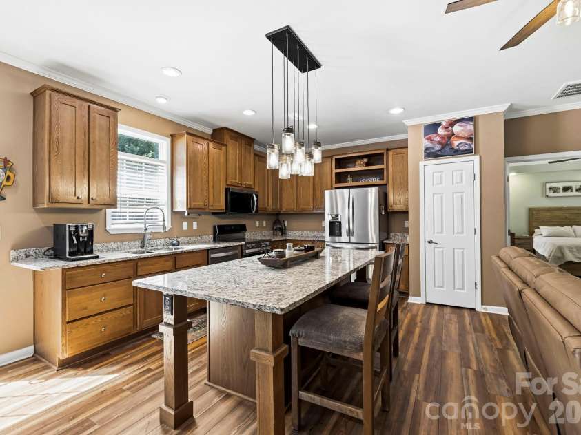 31 Enochs Way, Fletcher, NC 28732.  MLS# CAR4385930, YatesRealty ID 28784. 