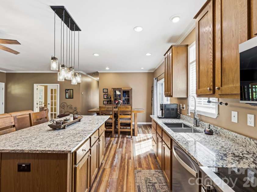 31 Enochs Way, Fletcher, NC 28732.  MLS# CAR4385930, YatesRealty ID 28784. 