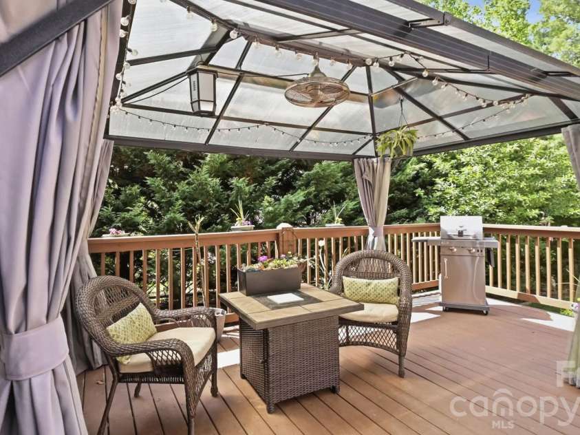 31 Enochs Way, Fletcher, NC 28732.  MLS# CAR4385930, YatesRealty ID 28784. 