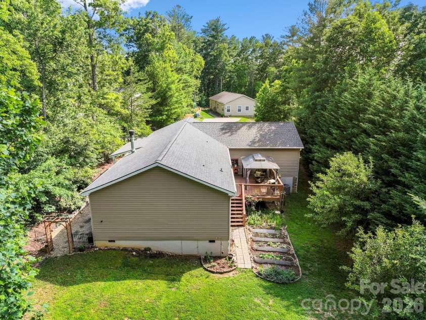 31 Enochs Way, Fletcher, NC 28732.  MLS# CAR4385930, YatesRealty ID 28784. 