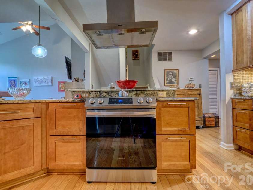 134 Pine Grove Circle, Lake Wylie, SC 29710.  MLS# CAR4374780, YatesRealty ID 28785. 