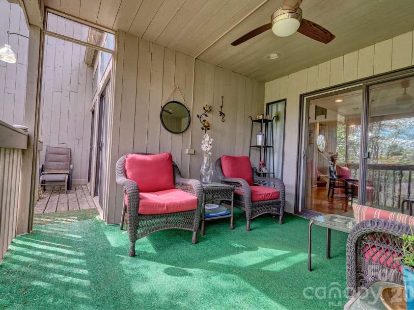 134 Pine Grove Circle, Lake Wylie, SC 29710.  MLS# CAR4374780, YatesRealty ID 28785. 