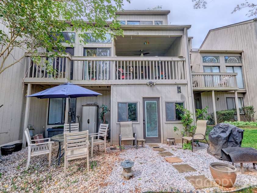 134 Pine Grove Circle, Lake Wylie, SC 29710.  MLS# CAR4374780, YatesRealty ID 28785. 