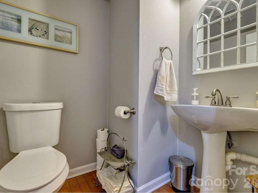 134 Pine Grove Circle, Lake Wylie, SC 29710.  MLS# CAR4374780, YatesRealty ID 28785. Half bath for visitors