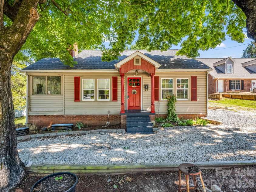 173 Maple Street, Rutherfordton, NC 28139.  MLS# CAR4382793, YatesRealty ID 28786. 