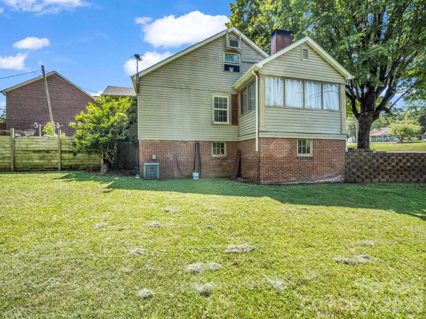 173 Maple Street, Rutherfordton, NC 28139.  MLS# CAR4382793, YatesRealty ID 28786. 