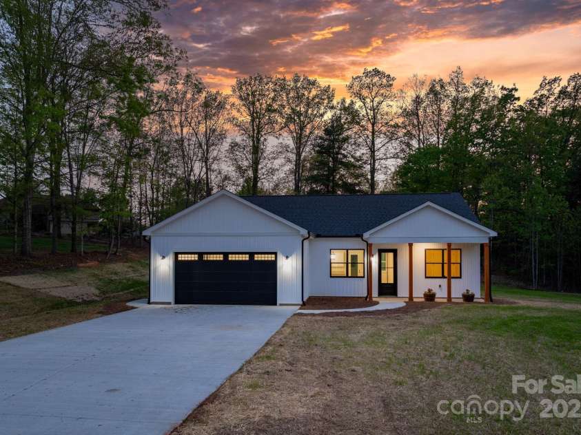 2045 Cordia Circle, Newton, NC 28658.  MLS# CAR4247676, YatesRealty ID 28786. 