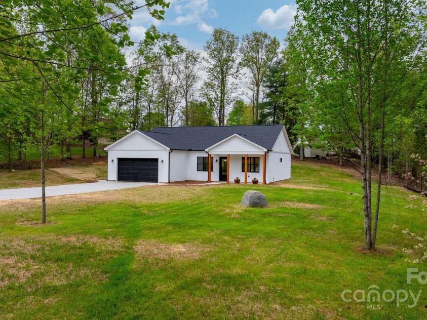2045 Cordia Circle, Newton, NC 28658.  MLS# CAR4247676, YatesRealty ID 28786. 