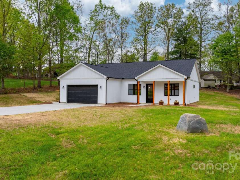 2045 Cordia Circle, Newton, NC 28658.  MLS# CAR4247676, YatesRealty ID 28786. 