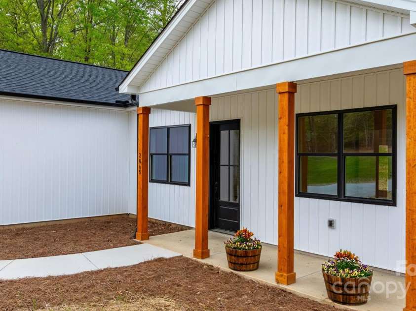 2045 Cordia Circle, Newton, NC 28658.  MLS# CAR4247676, YatesRealty ID 28786. 