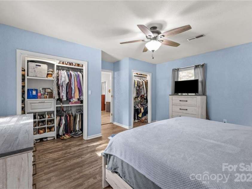 307 Pinehaven Drive, Lexington, NC 27292.  MLS# CAR4302117, YatesRealty ID 28787. 