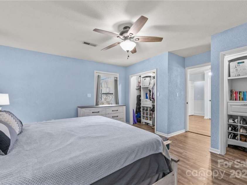 307 Pinehaven Drive, Lexington, NC 27292.  MLS# CAR4302117, YatesRealty ID 28787. 