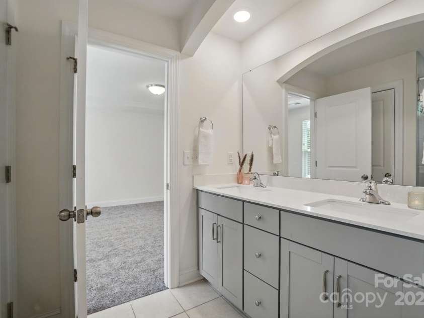 8018 Saluda Drive, Charlotte, NC 28269.  MLS# CAR4255269, YatesRealty ID 28789. 