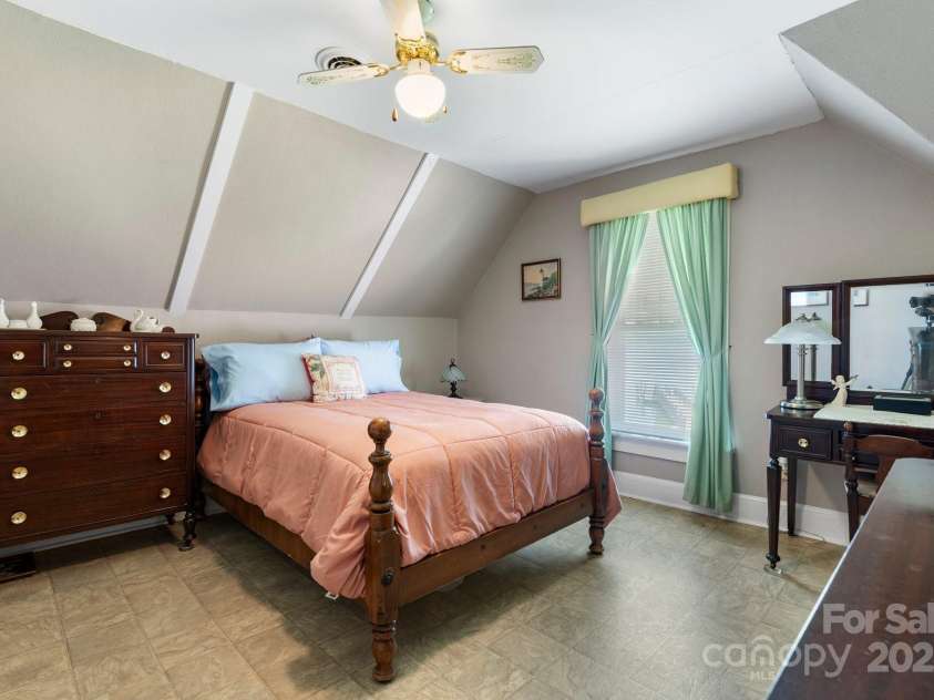 237 Shiloh Church Road, Hickory, NC 28601.  MLS# CAR4275859, YatesRealty ID 2879. 