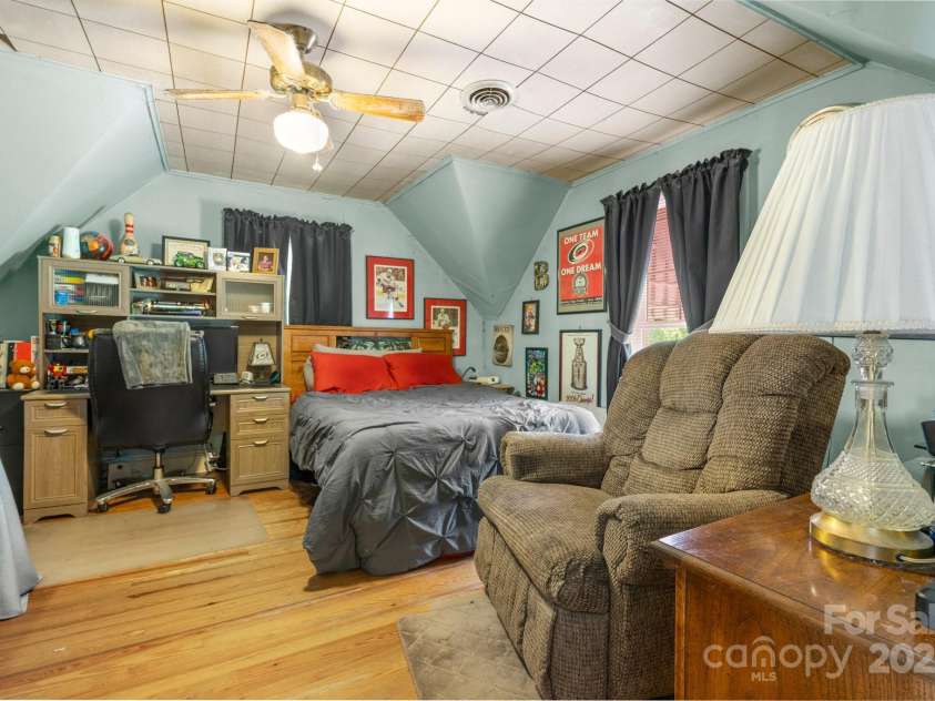 237 Shiloh Church Road, Hickory, NC 28601.  MLS# CAR4275859, YatesRealty ID 2879. 