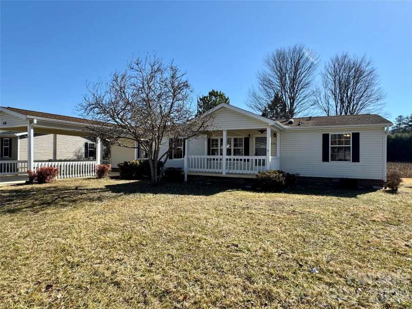 436 Riverwind Drive, Hendersonville, NC 28739.  MLS# CAR4219955, YatesRealty ID 2879. 