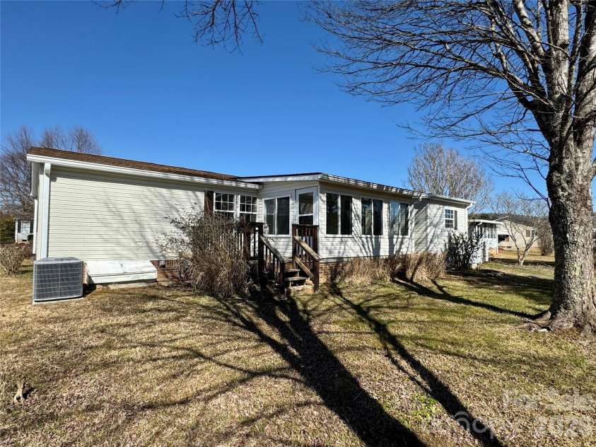 436 Riverwind Drive, Hendersonville, NC 28739.  MLS# CAR4219955, YatesRealty ID 2879. 