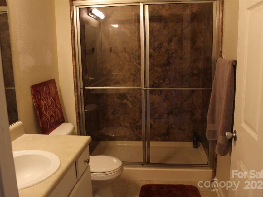 700 Vista Lake Drive, Candler, NC 28715.  MLS# CAR4215293, YatesRealty ID 2879. 