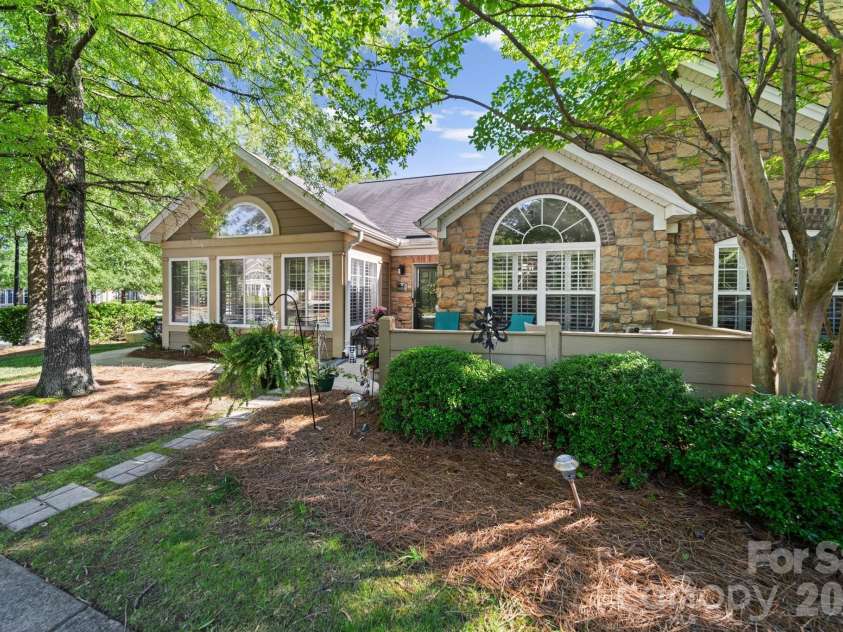 5418 Prosperity View Drive, Charlotte, NC 28269.  MLS# CAR4388273, YatesRealty ID 28792. 