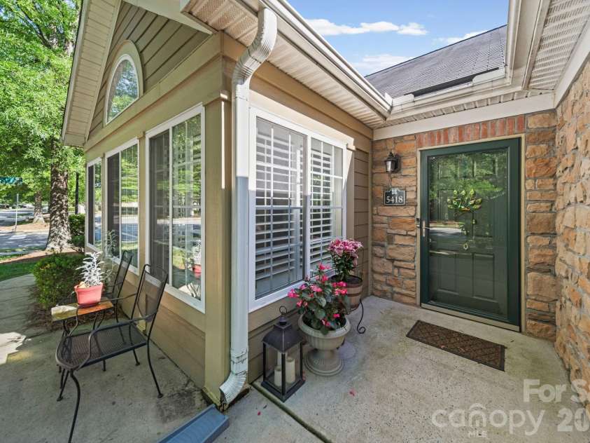 5418 Prosperity View Drive, Charlotte, NC 28269.  MLS# CAR4388273, YatesRealty ID 28792. 